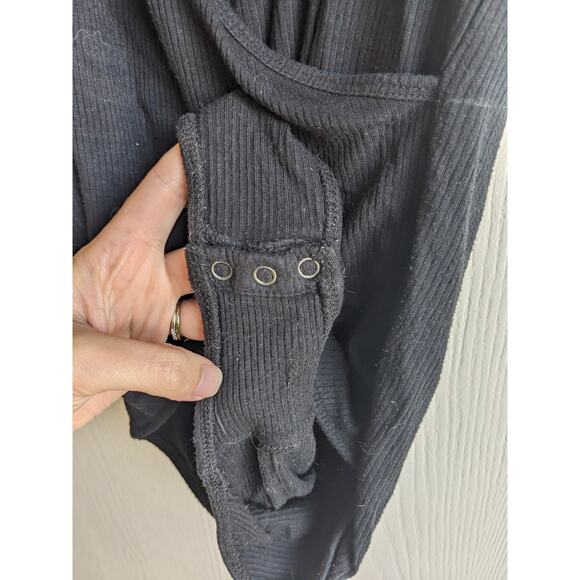 Abercrombie & Fitch Womens Sz M Ribbed Black Bodysuit V Neck Boho - Picture 8 of 8